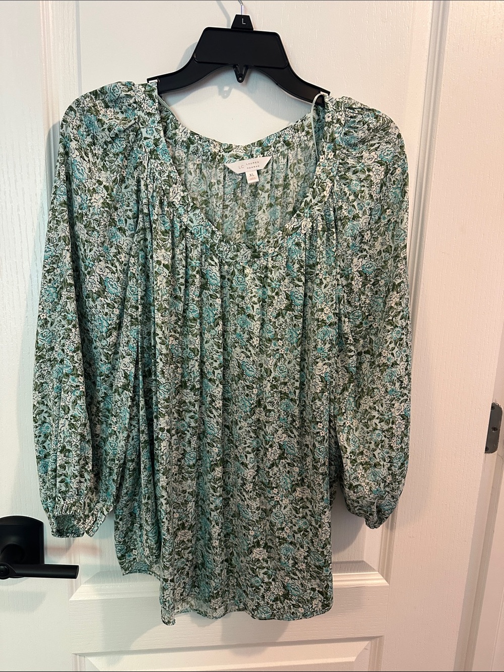 LC Lauren Conrad Green Floral Peasant Blouse
